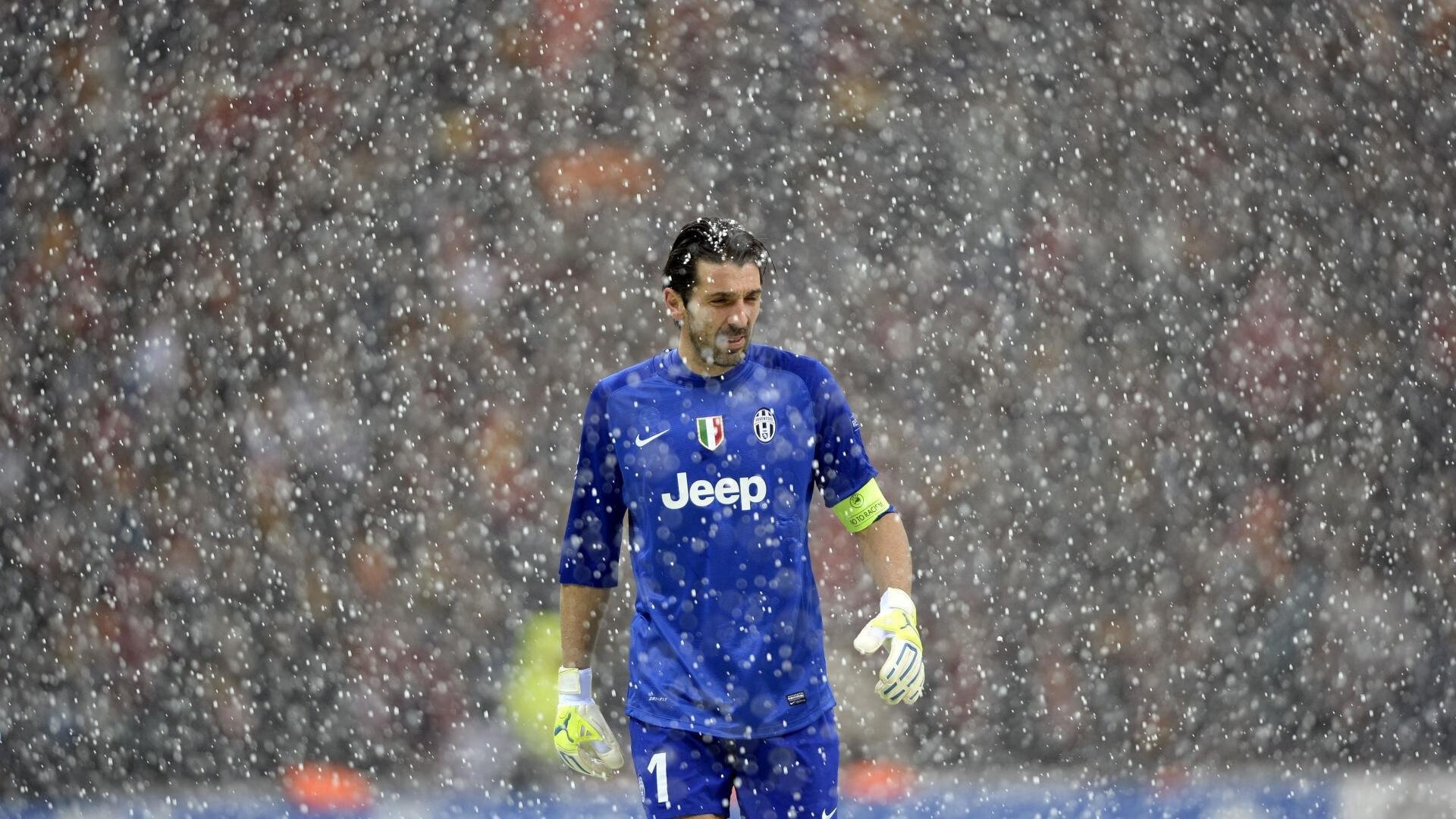 C罗分享训练视频展现惊人核心力量,c罗训练有多刻苦